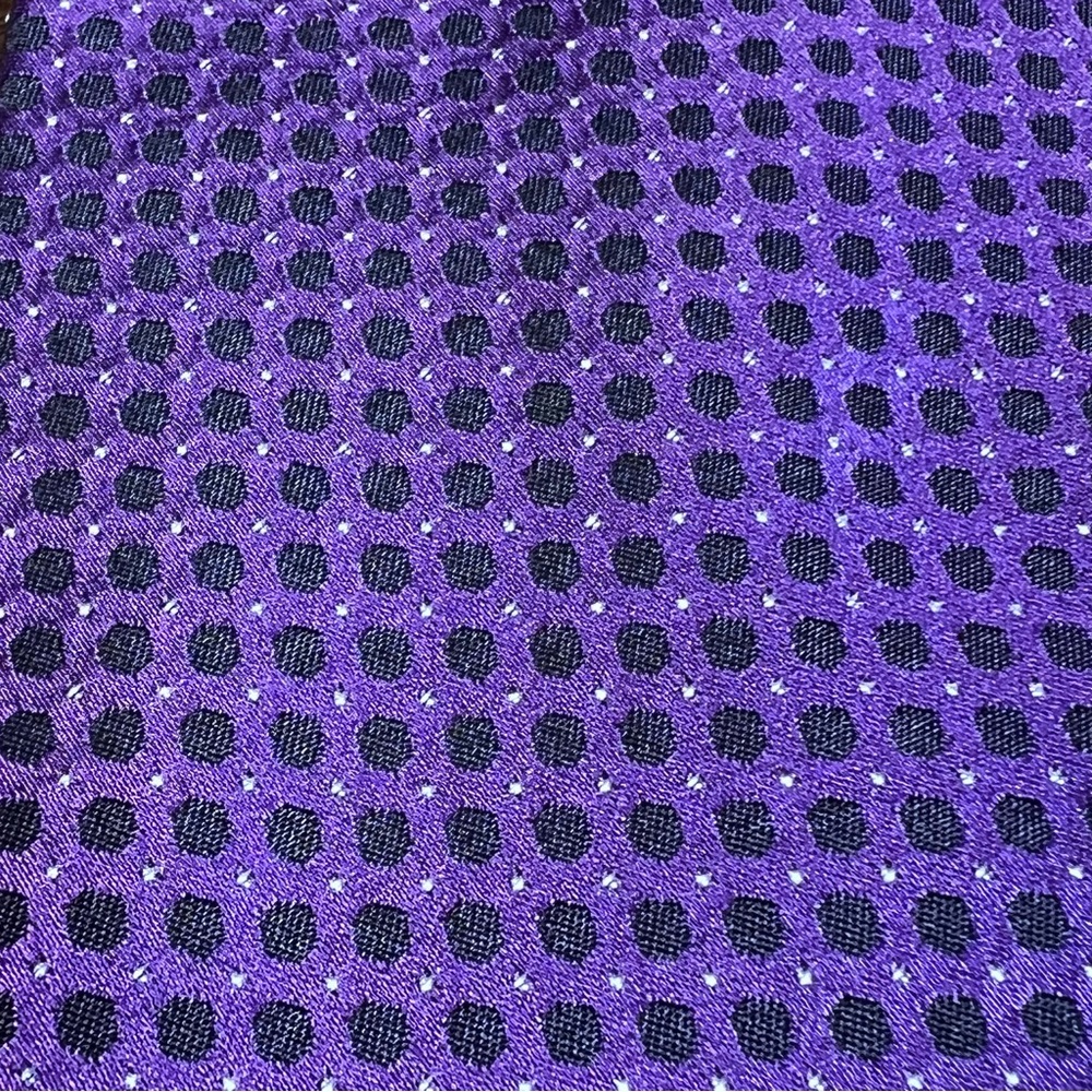 HUGO Boss Purple/Black Polka Dot Print 100% Silk Tie Made in Italy ๐ฎ๐น - Picture 4 of 9
